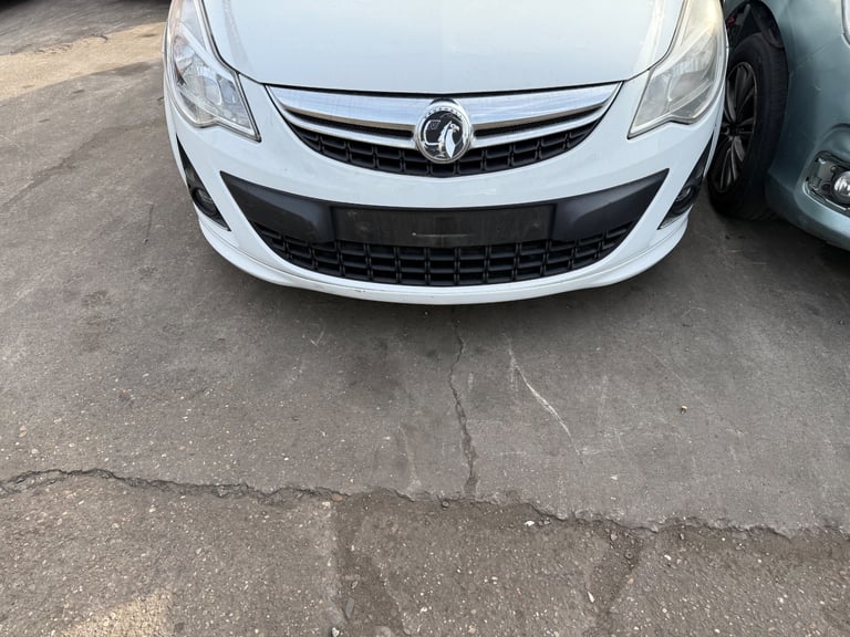 Breaking Vauxhall corsa d 2012 white 