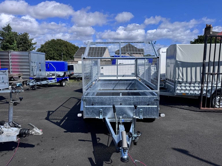 New 8,2ft x 4,3ft twin axle trailer with 60cm mesh 1300kg braked