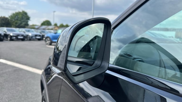 2025 Volvo XC40 2.0 B4P Plus Black Edition 5dr Auto ESTATE PETROL Automatic