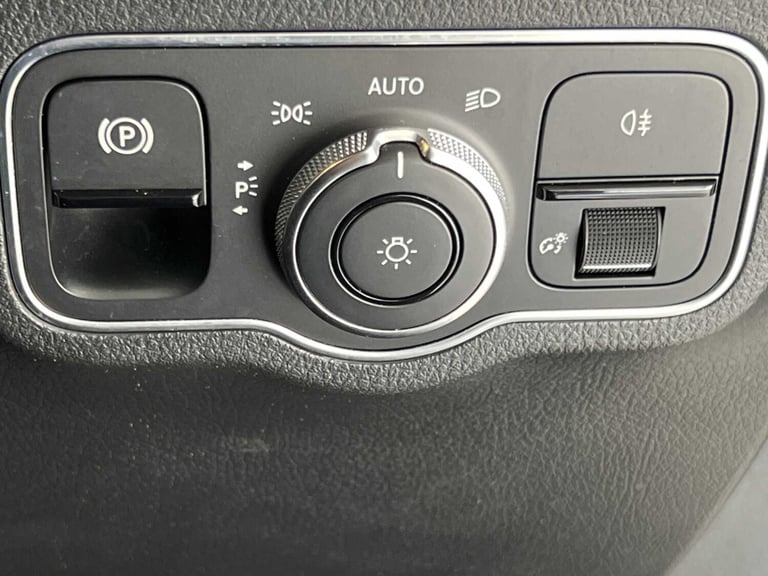2020 Mercedes-Benz GLA 250e Exclusive Edition Premium 5dr Auto Hatchback Plug-In Hy Automatic