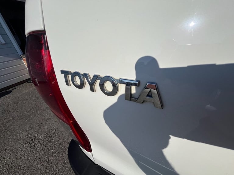 2021 71 TOYOTA HI-LUX 2.4 D-4D ICON PICKUP DOUBLE CAB 4DR DIESEL AUTO 4WD EURO 6
