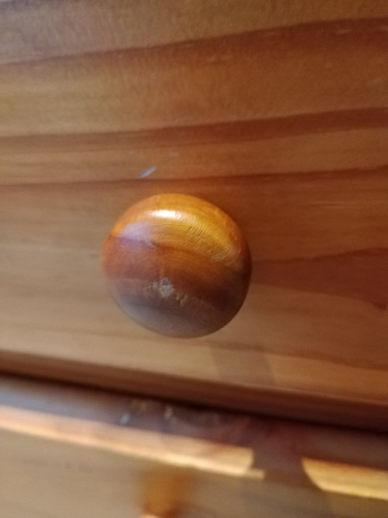 Pine Chest of drawers 