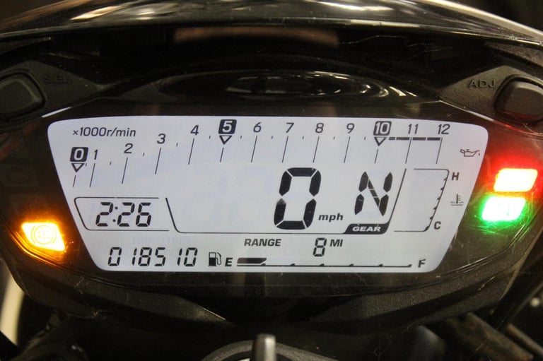 2018 68 SUZUKI SV 650 X XAU L8 SV650 GREY 18K HPI CLEAR NEW MOT JUST SERVICED