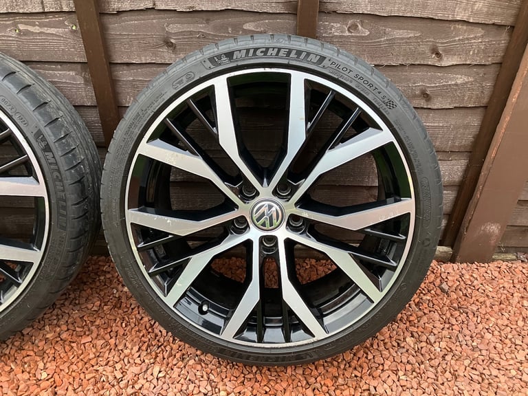 VW Santiago 19" alloy wheels with Michelin tyres