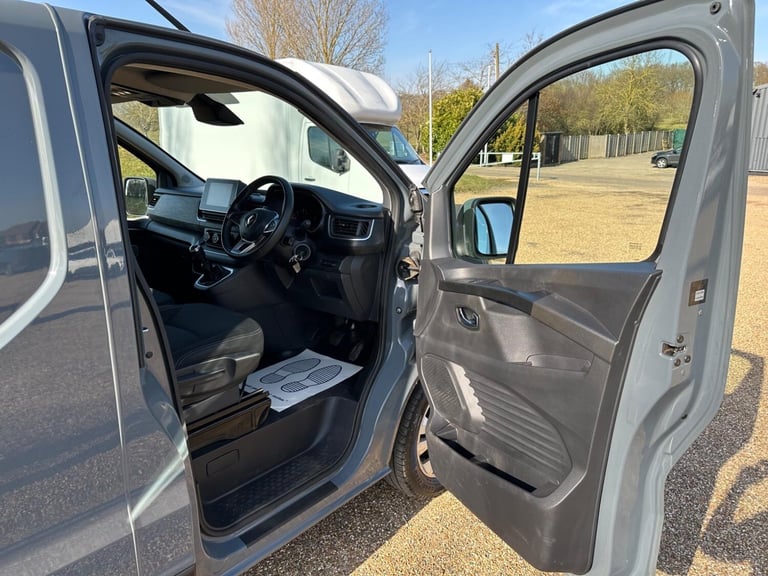 2022 Renault Trafic 2.0 dCi Blue 28 Sport SWB Euro 6 (s/s) 5dr PANEL VAN Diesel Manual