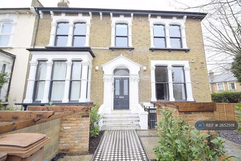 2 bedroom flat in Evering Road, London, E5 (2 bed) (#2652501)