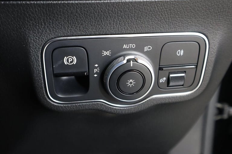 2020 Mercedes-Benz GLA 1.3 GLA200 AMG Line (Premium) 7G-DCT Euro 6 (s/s) 5dr HATCHBACK Petrol Aut...