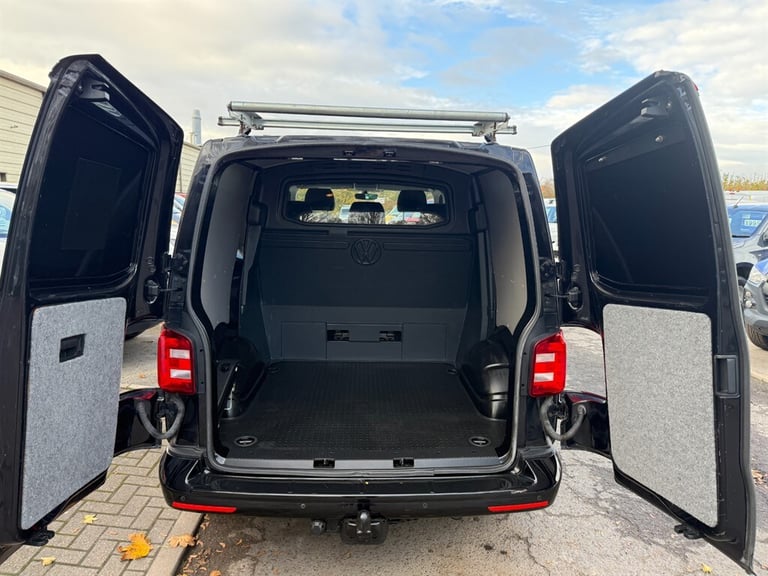 2018 Volkswagen Transporter TDI T30 BlueMotion Tech Highline Kombi DSG 150 VW T6 CREW VAN Combi V...