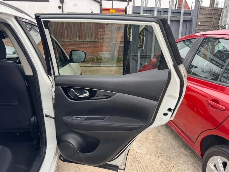 2017 Nissan Qashqai 1.2 DIG-T N-Connecta SUV 5dr Petrol XTRON 2WD Euro 6 (s/s)