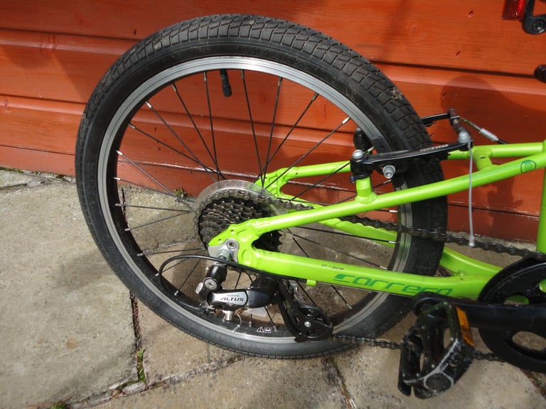 Carrera abyss childs bike suit age 6 to 8 years, 20 inch wheels, lightweight frame, 7 gears