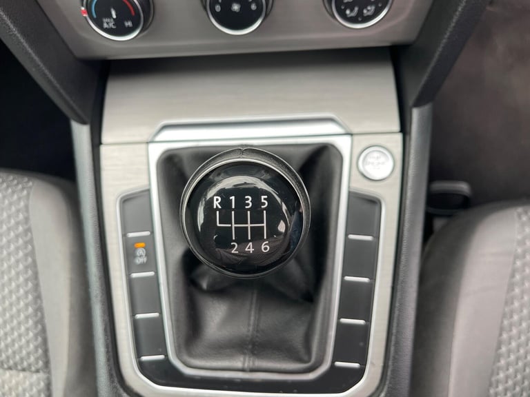 2015 Volkswagen Passat 1.6 TDI BlueMotion Tech S Euro 6 (s/s) 4dr SALOON Diesel Manual