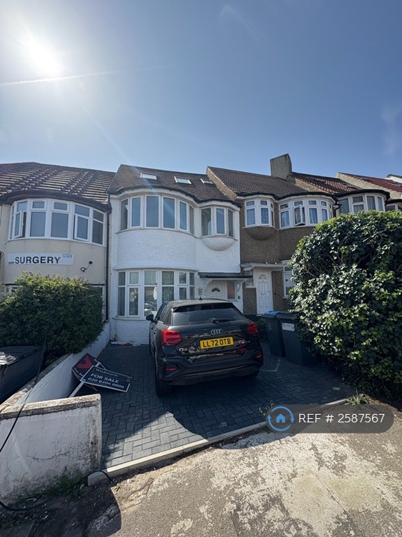 5 bedroom house in Wakemans Hill Avenue, London, NW9 (5 bed) (#2587567)