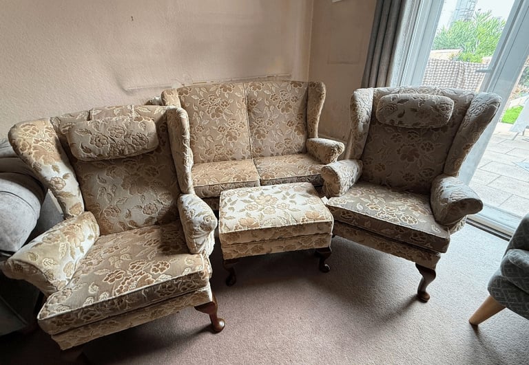 Parker Knowll sofa, chairs and footstall