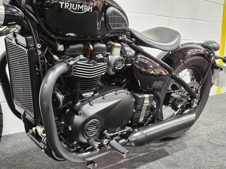 Triumph Bobber BLACK! LOADS OF EXTRAS