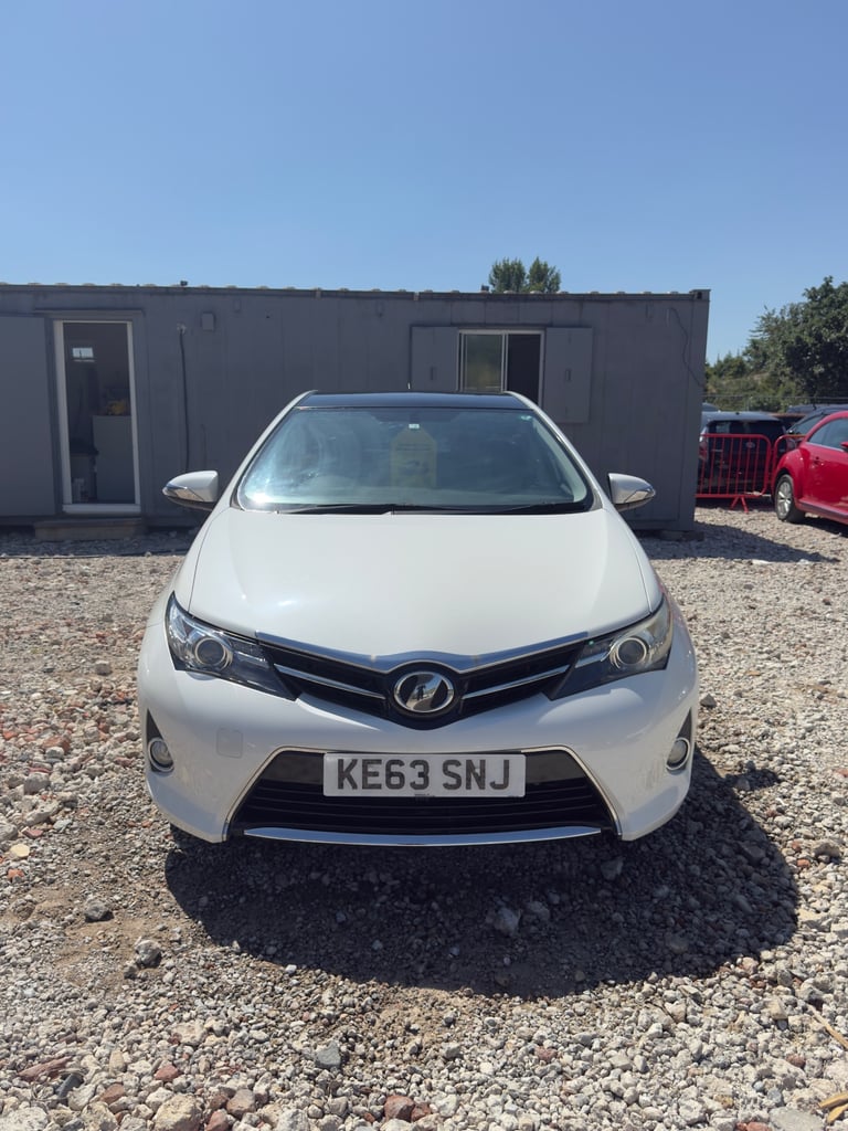 2025 Toyota Auris PETROL AUTOMATIC 1,5L Hatchback HYBRID ELECTRIC Manual