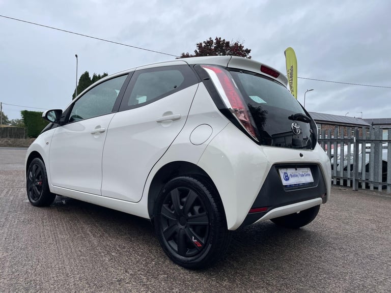  Toyota AYGO 1.0 VVT-i x-play Euro 5 5dr Euro 5 Petrol Manual