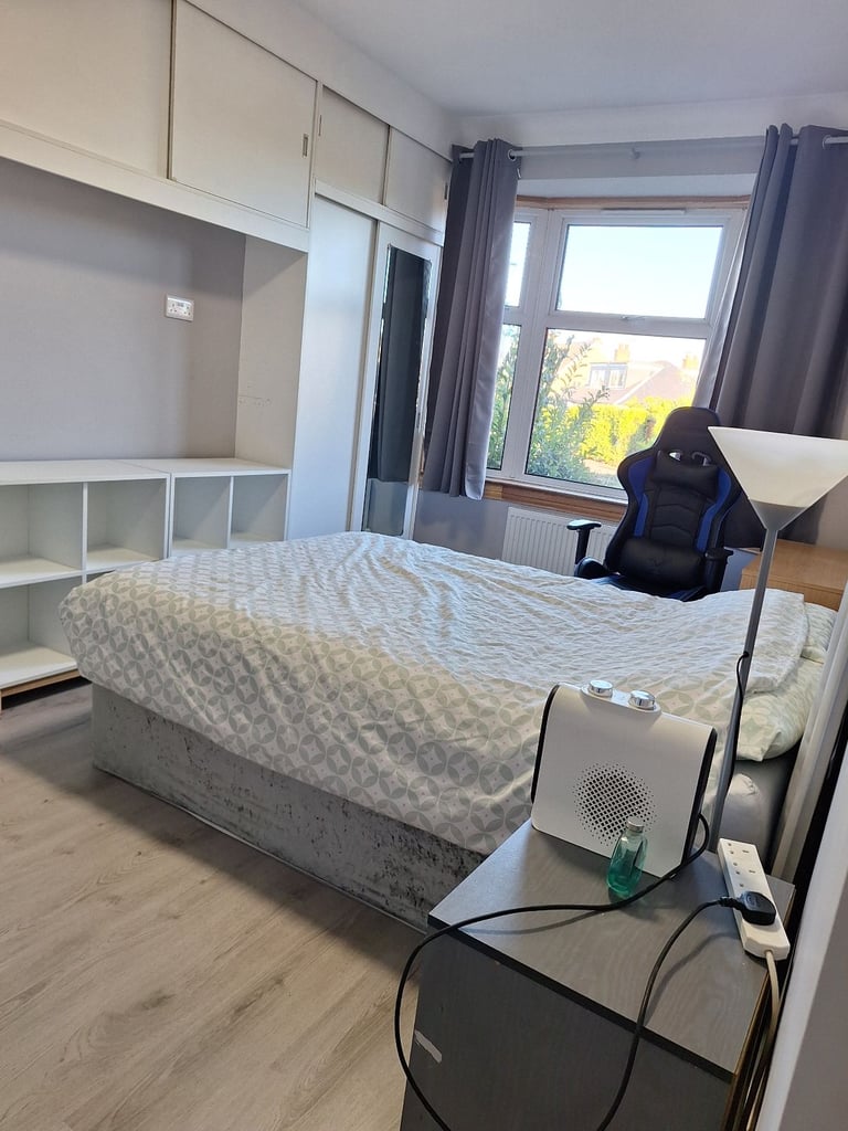 2 large double bedrooms in a bungalow - Craigleith