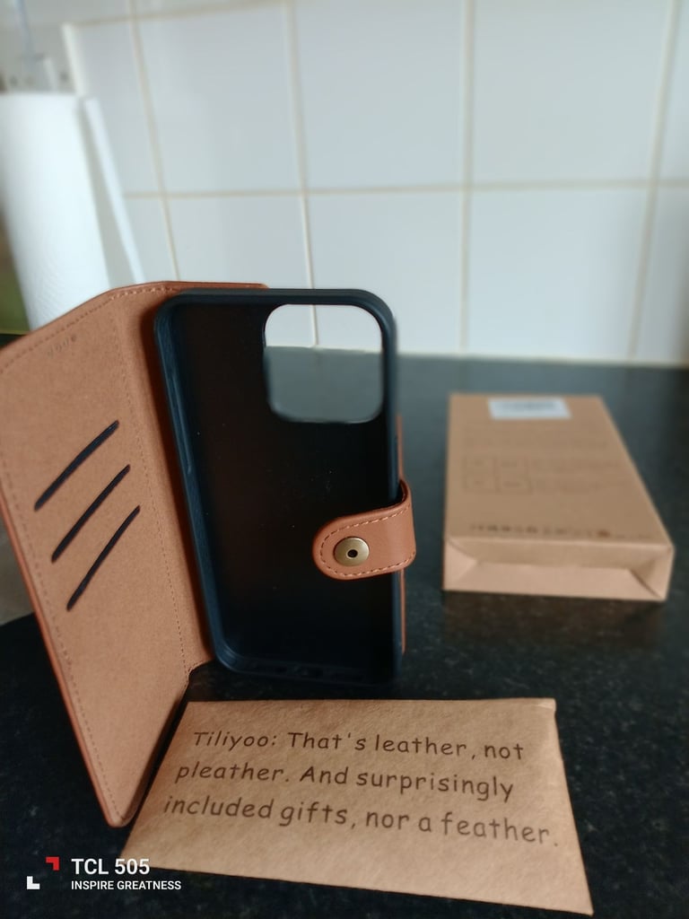 Tiliyoo leather wallet 