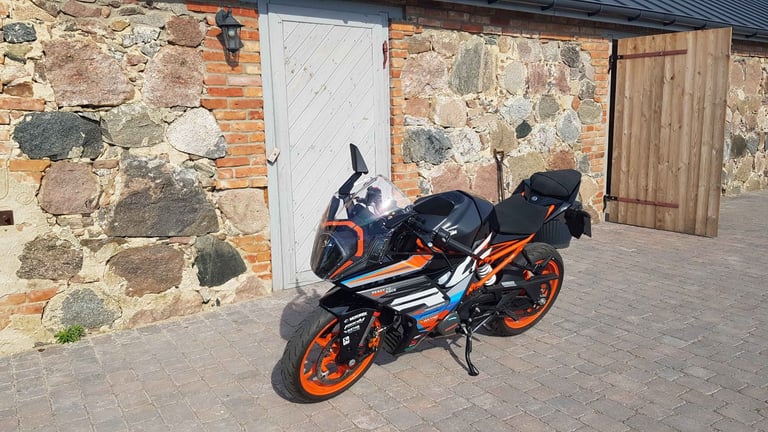 KTM, RC, 2023, 125 (cc) LIKE NEW 