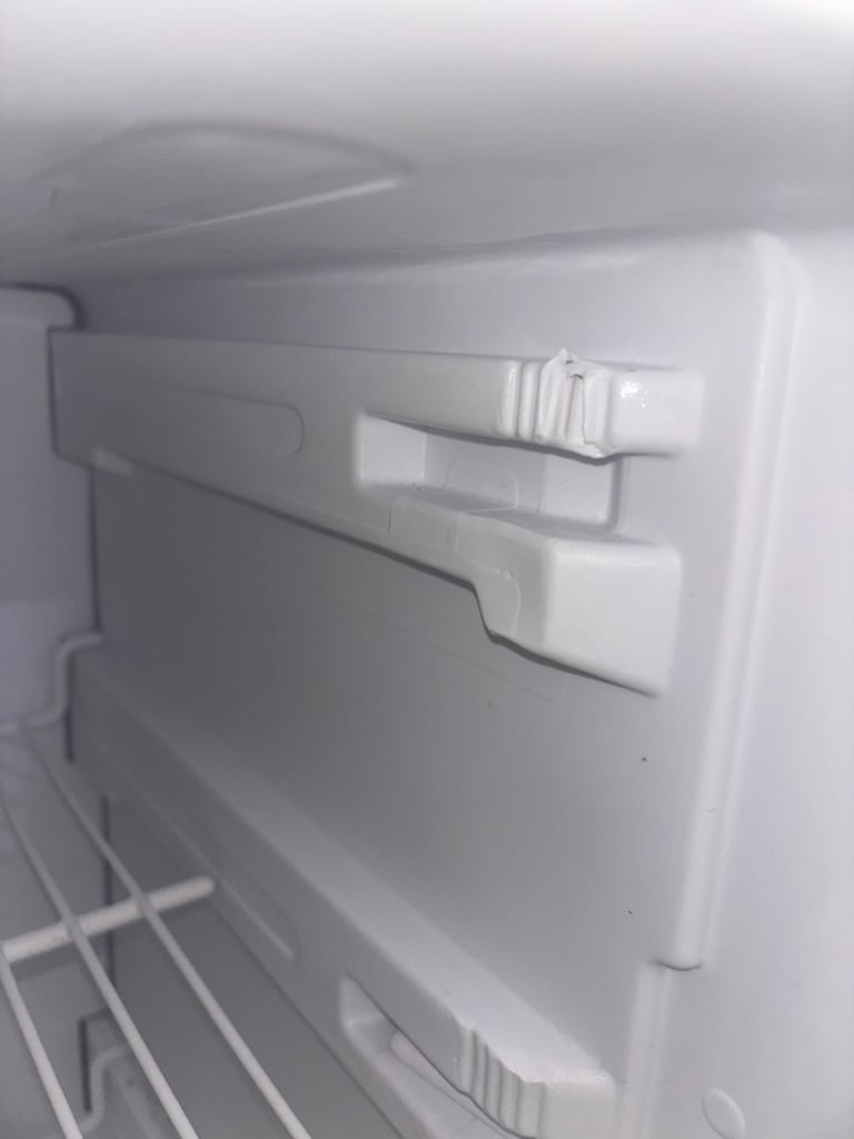 Fridge freezer 