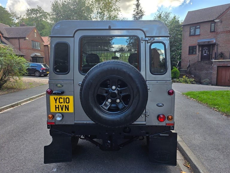 2010 Land Rover Defender 90 2.4 TDCi Hard Top SUV 4WD SWB Euro 4 3dr SUV Diesel Manual