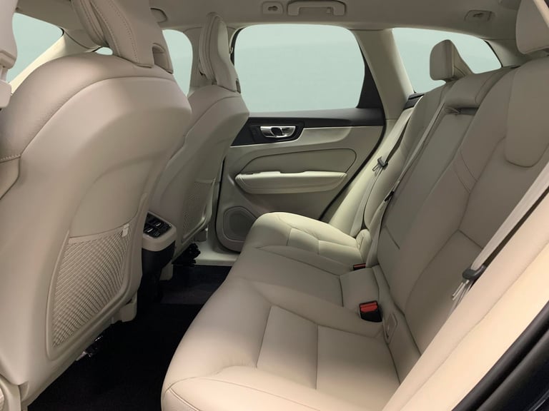 2022 Volvo XC60 2.0 B5 MHEV Plus SUV 5dr Petrol Hybrid Auto AWD Euro 6 (s/s) (250 ps) - HK  Suv H...