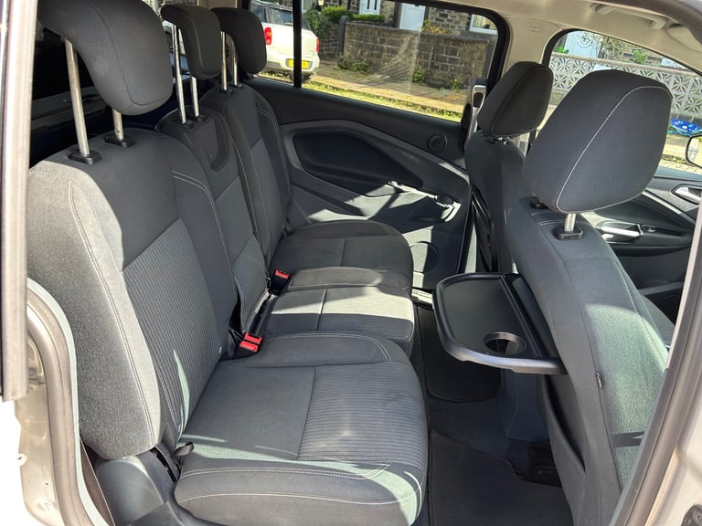 2012 (61) FORD GRAND C-MAX 1.6 TDCI TITANIUM   7 SEATER