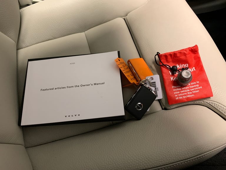 2022 Volvo XC60 2.0 B5P Plus Dark 5dr AWD Geartronic ESTATE PETROL Automatic