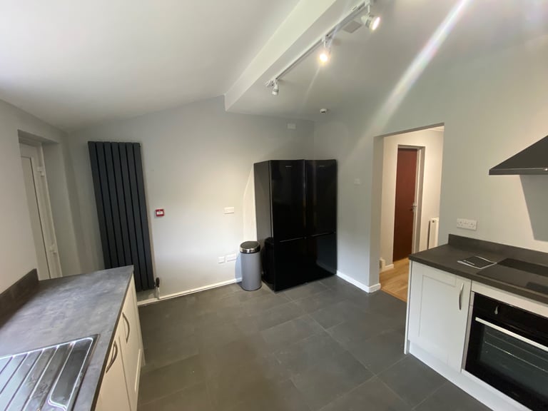 Rutland Avenue, Sefton Park L17 - 8 bed refurbished house for full time students