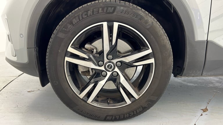 2023 Volvo XC40 Plus, B3 Mild hybrid, Petrol, Dark (360 Parking Camera, Apple Car Play) Estate Pe...