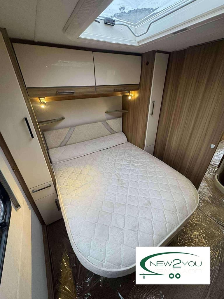 2016 Lunar Delta RI 4 Berth TRASNVERSE BED Caravan - STOCK NO E193
