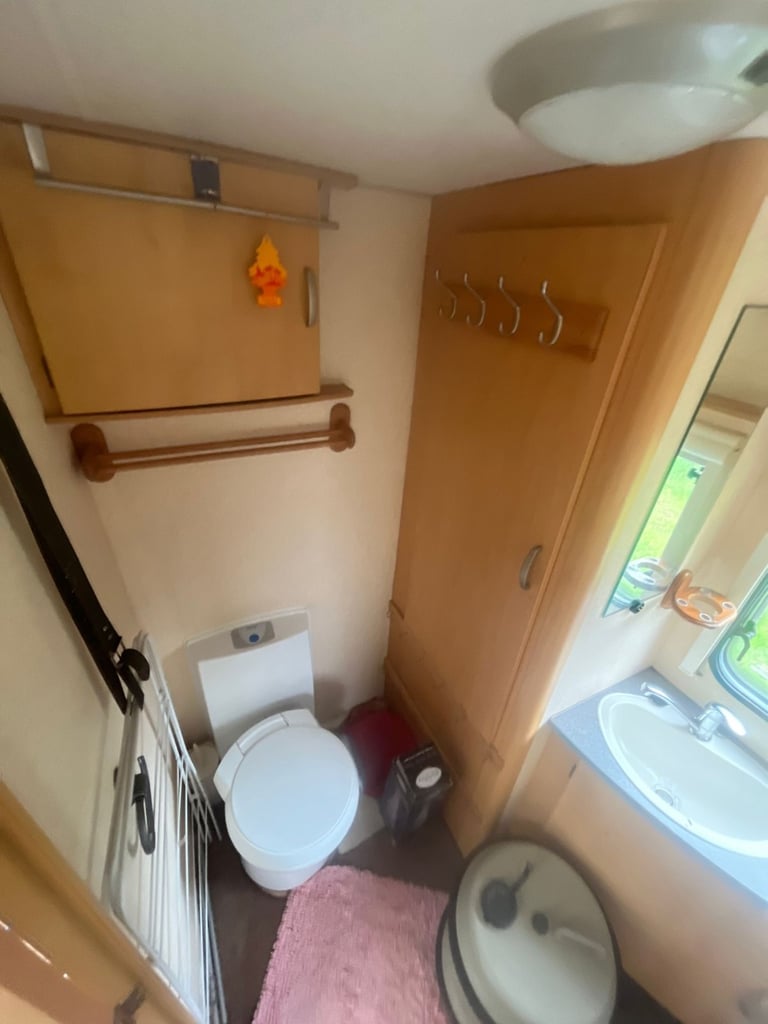 2011 caravan Bailey 4 berth inc motor mover & accessories
