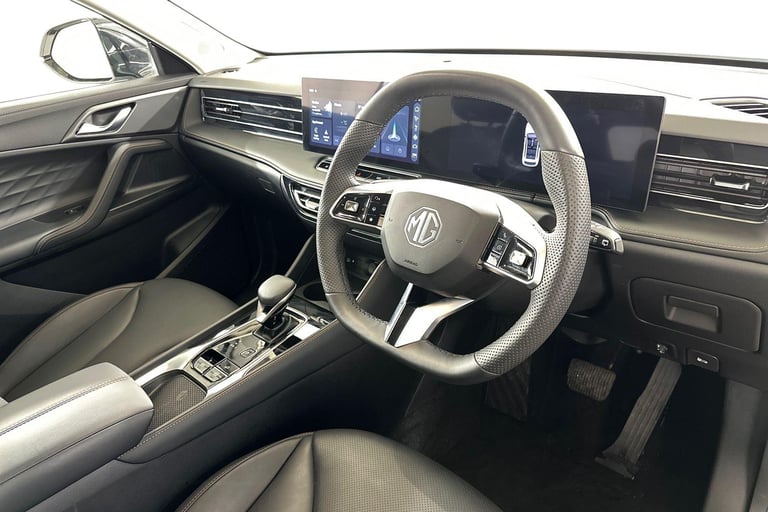 2025 MG MG HS 106287 Hatchback Petrol Automatic