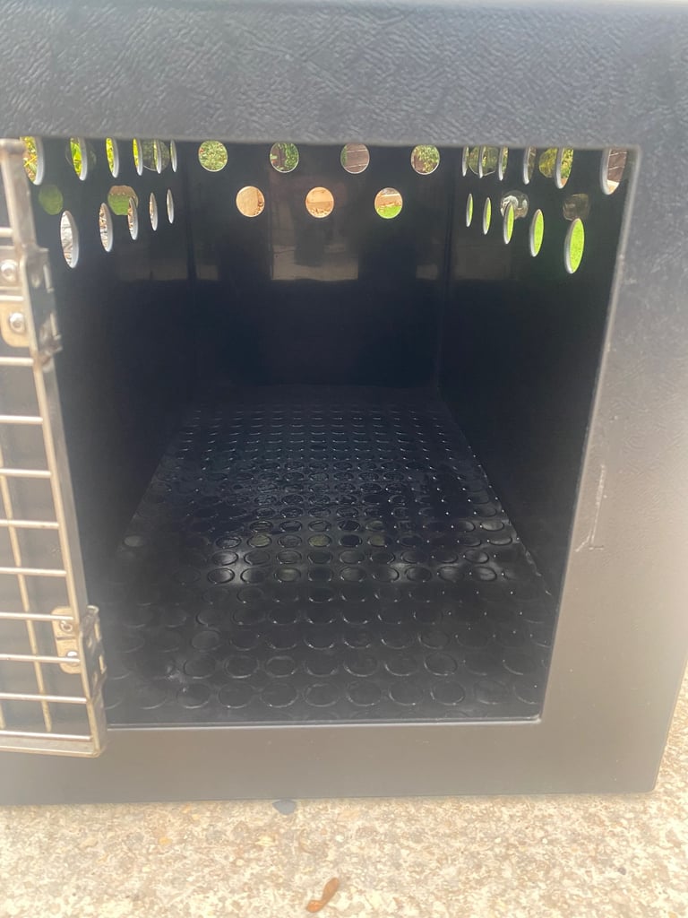 Transk9 B23 - B24 - B37 dog crate also DT box