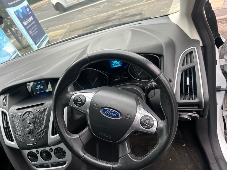 Ford, FOCUS, Hatchback, 2013, Manual, 998 (cc), 5 doors