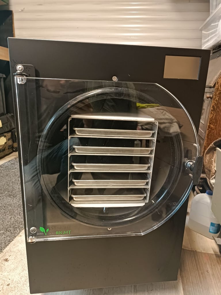 Harvest Right Medium Freeze Dryer – Home Food Preservation, Excellent Condition