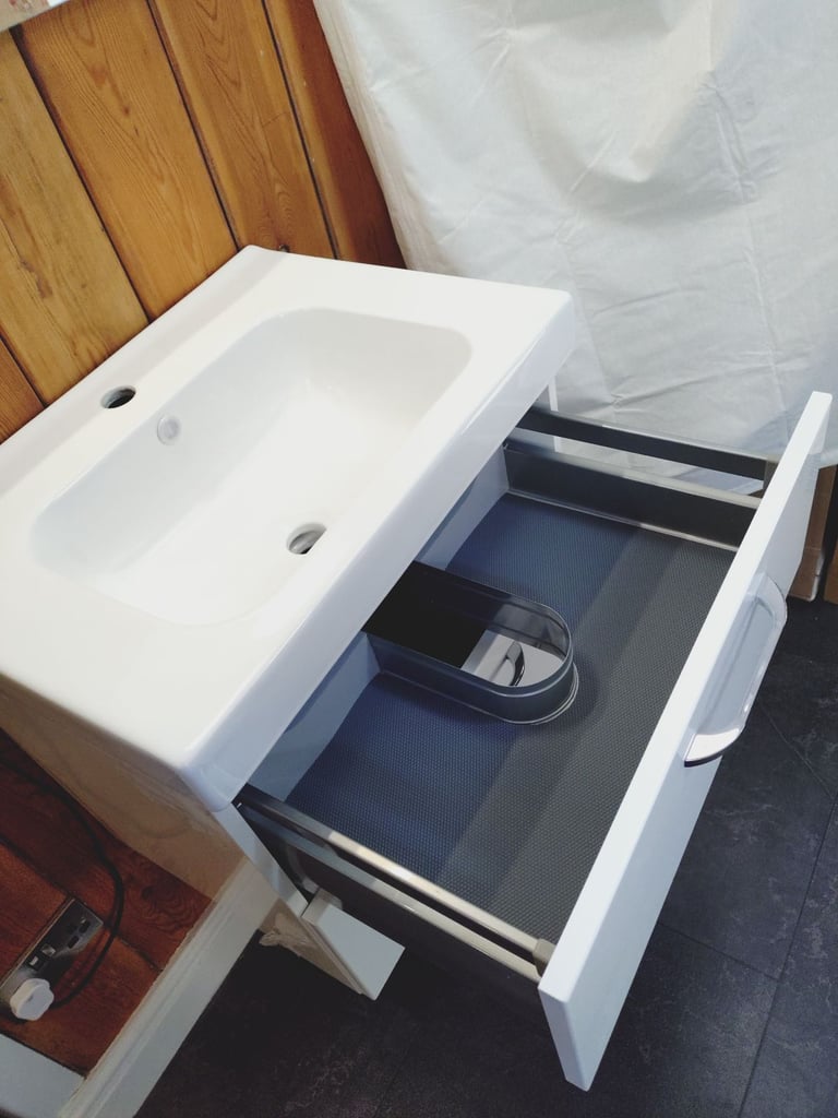 Dansani Luna 60cm Vanity Set inc Porcelain Basin & LED mirror White