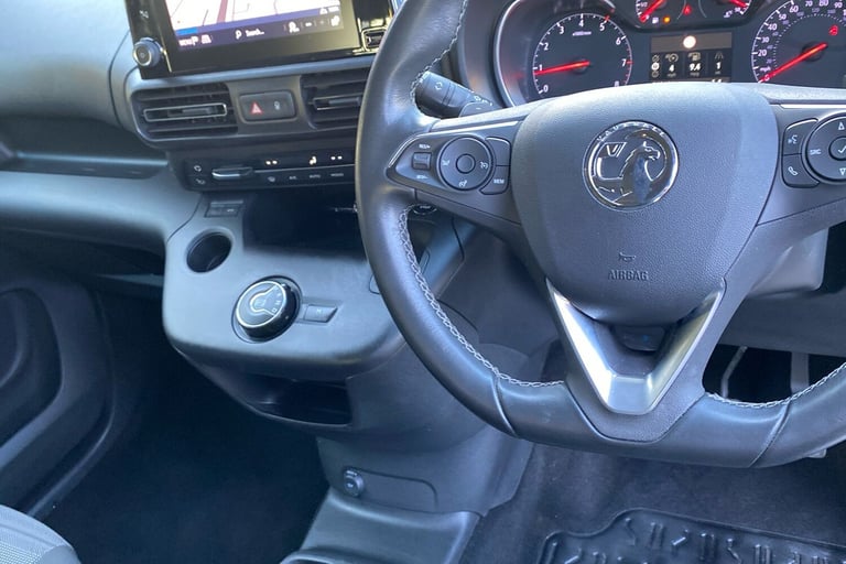 Vauxhall Combo Life 1.2 Turbo Elite MPV 5dr Petrol Auto Euro 6 s/s 130 Ps