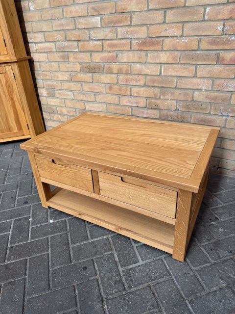 BRAND NEW EX-DISPLAY SOLID OAK FURNITURE - CLOSING DOWN SALE 