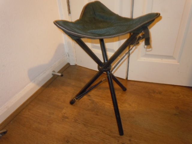 ZENITH BINOCULARS WITH CASE COMPASS TRIPOD STOOL