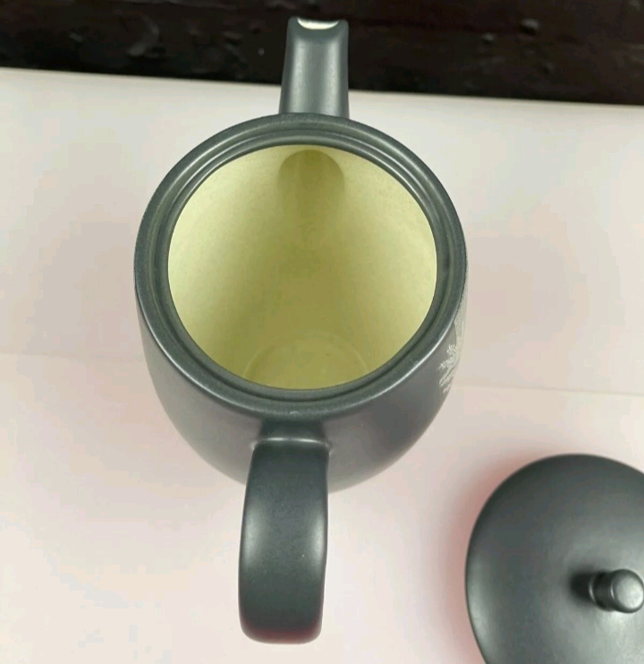 Coffee pot from Johnstone 