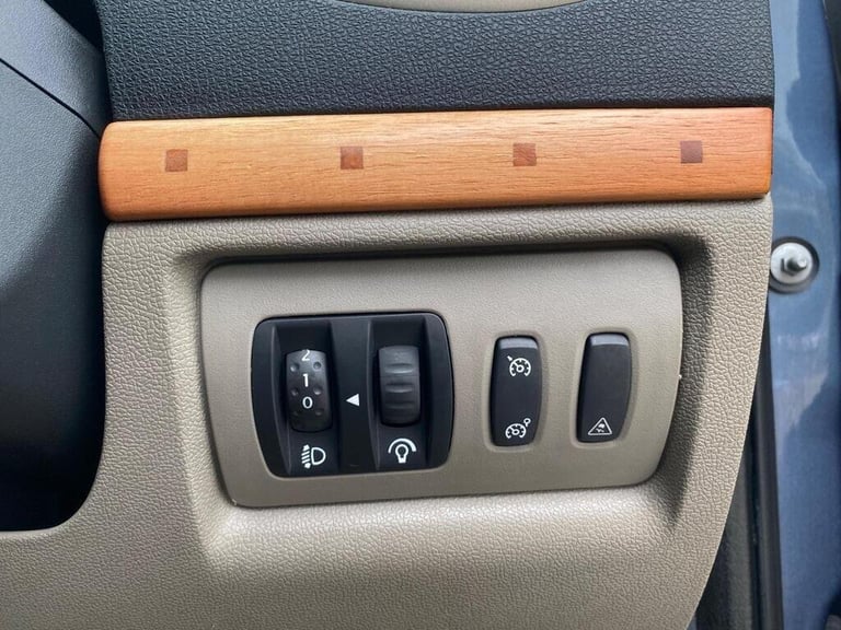 2007 Renault Clio 1.6 VVT Initiale 5dr HATCHBACK PETROL Manual