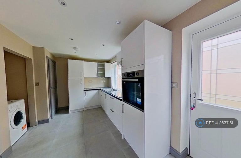 image for 3 bedroom house in Foundry Court, Daventry, NN11 (3 bed) (#2637151)