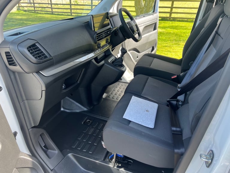 VAUXHALL VIVARO 1.5 TURBO D 120PS PRIME L1 SWB VAN 74 REG ONLY 41 MILES