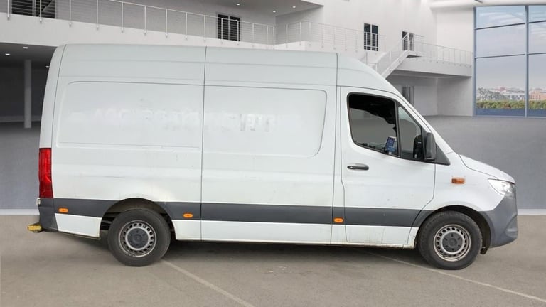 Mercedes-Benz Sprinter 317 CDI 170 L2H2 PROGRESSIVE MWB HIGH ROOF RWD AUTO
