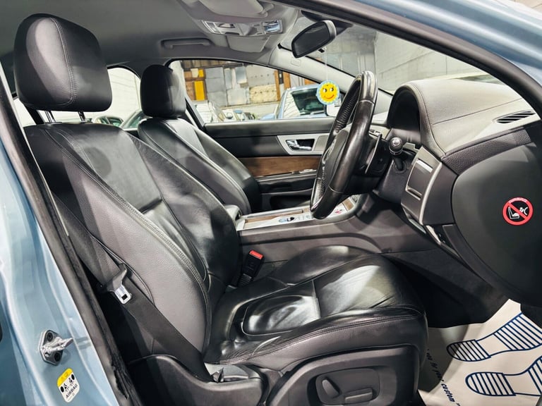 2013 Jaguar XF 3.0d V6 Luxury 4dr Auto [Start Stop] SALOON DIESEL Automatic
