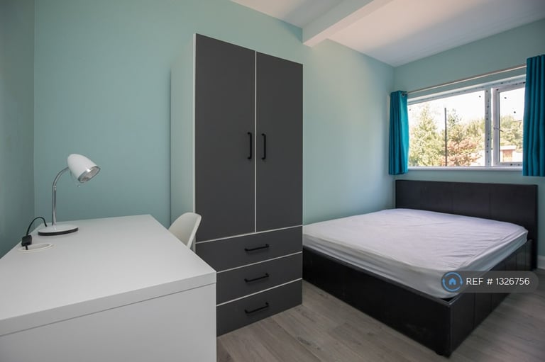 6 bedroom house in Rupert Road, Guildford, GU2 (6 bed) (#1326756)