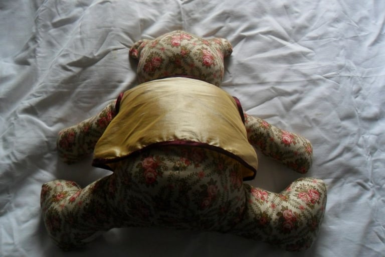 GREAT BEAR HAND STITCHED RED EYES 32 cm high