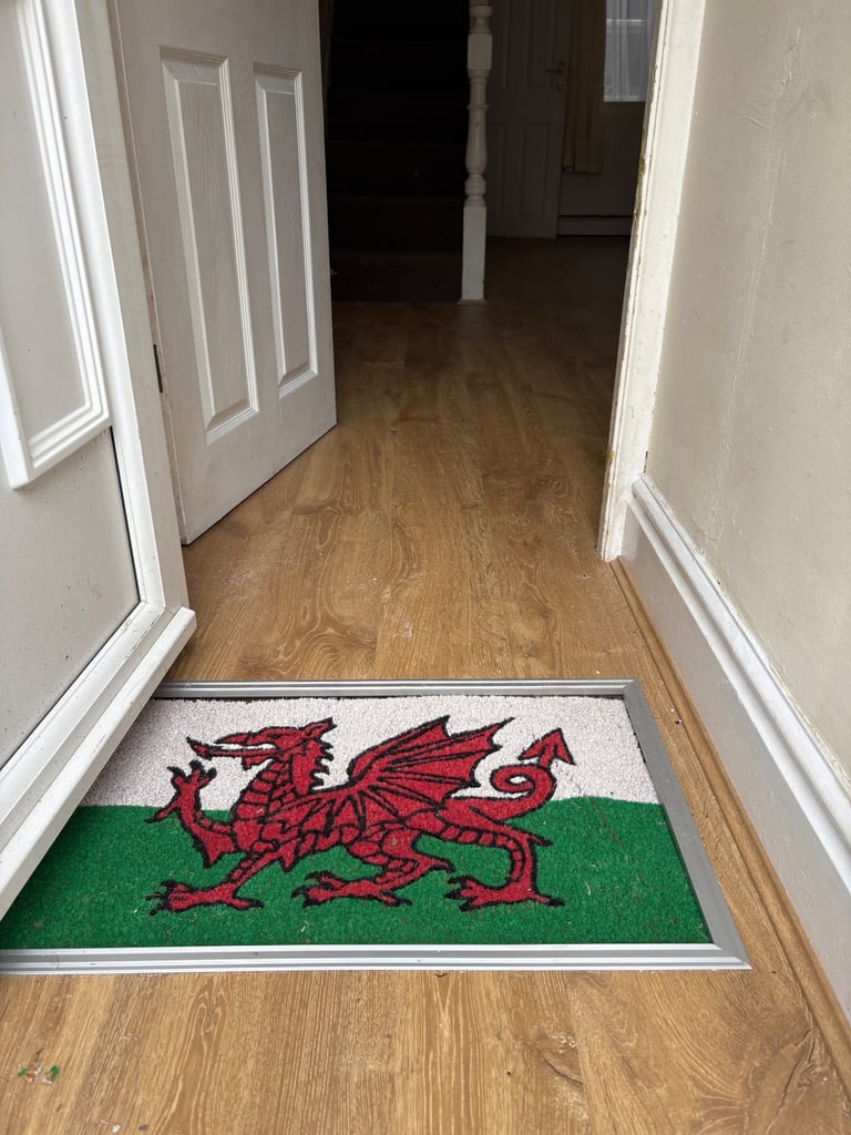 Town house to rent near Caernarfon centre