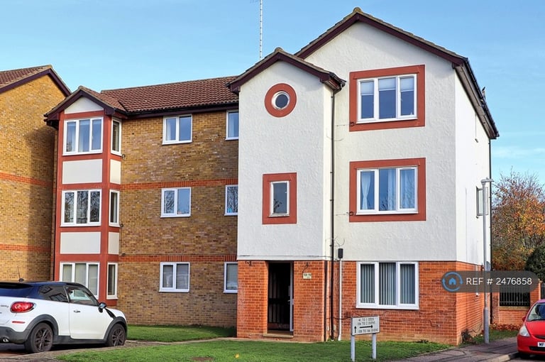 2 bedroom flat in Ramshaw Drive, Chelmsford, CM2 (2 bed) (#2476858)